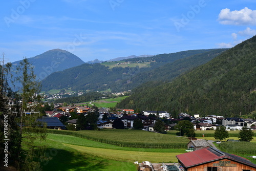 Obraz na płótnie Schöne Landschaft bei Telfes im Stubaital w salonie