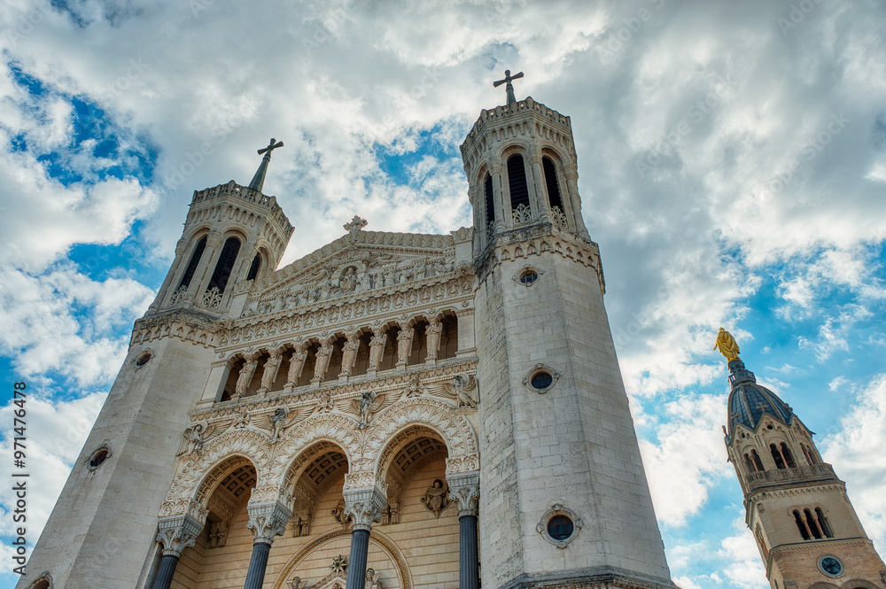 Fototapeta premium Basilica of Our Lady of Fourviere in Lyon, France