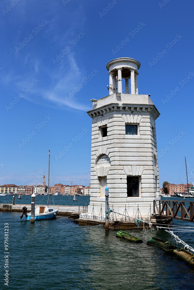 Türmchen am Ufer von San Giorgio Maggiore, Venedig Türmchen am Ufer von San Giorgio Maggiore, Venedig