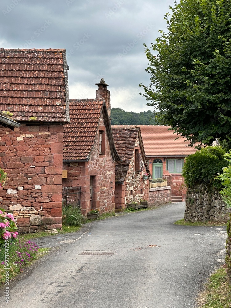 Dans les rues de Collonges-la-rouge
