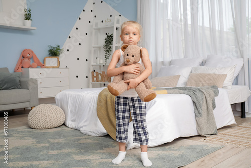 Little girl ill with chicke...