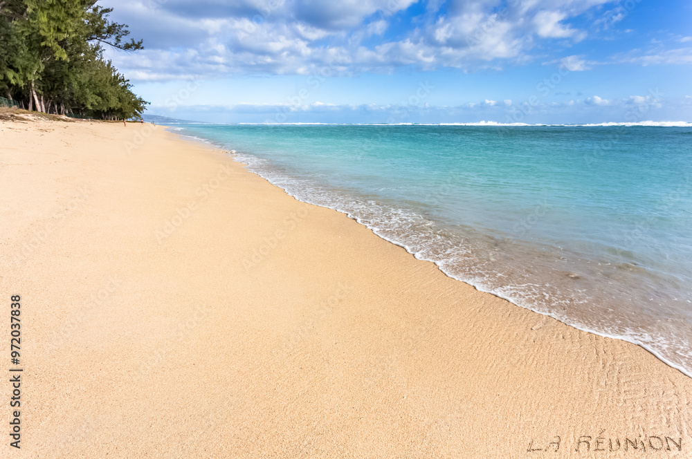 Fototapeta premium Plage paradisiaque déserte, île de la Réunion 