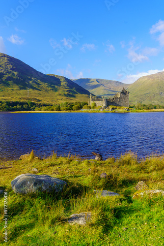 Obraz na płótnie Kilchurn Castle at the northeastern end of Loch Awe w salonie