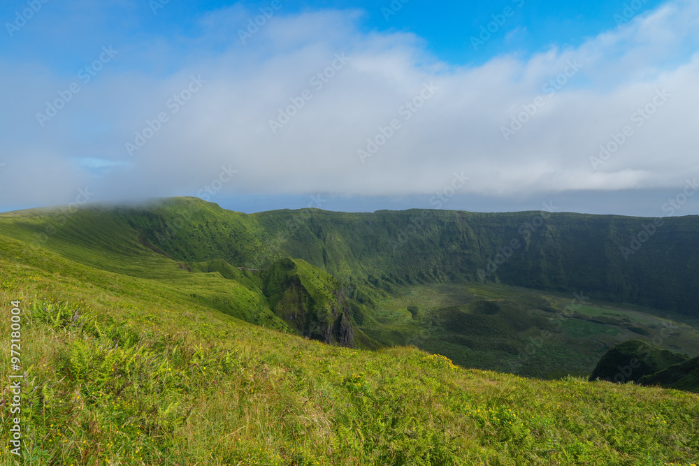 Kraterrand des Gabeco Gordo auf der Insel Faial Kraterrand des Gabeco Gordo auf der Insel Faial
