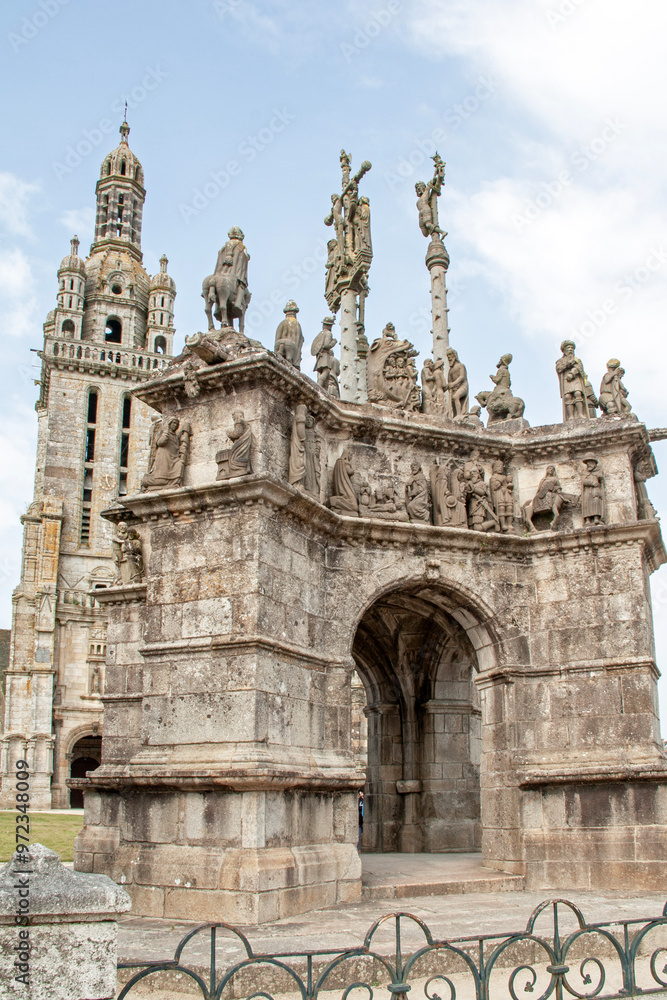 Fototapeta premium Calvaire bâti en 1555, faisant partie de l'enclos paroissial de Pleyben.
