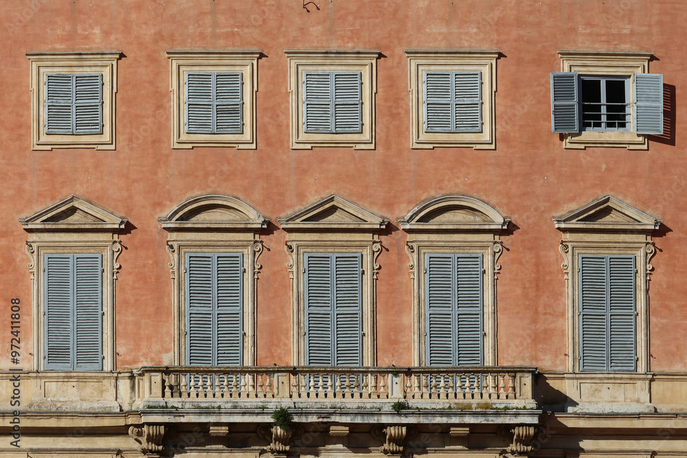 Fototapeta premium historische Hausfassade in der Toskana