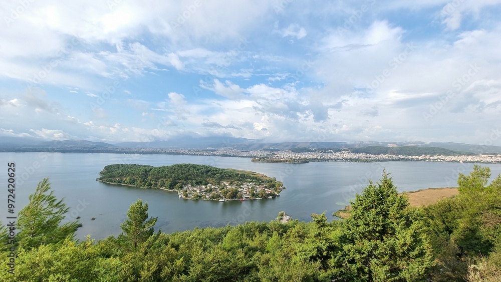 Obraz premium ioannina giannea panorama greece in autumn season rainy day