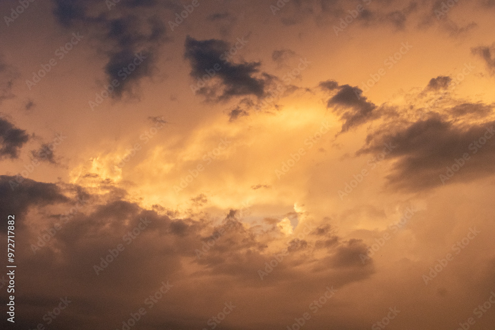 Obraz premium Avalon, New Jersey - Clouds and sky forming a dramatic cloudscape at sunset 
