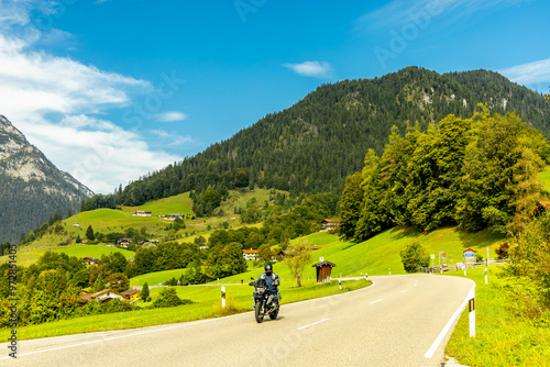 Eine wunderschöne Spätsommer Wanderung durch die Berchtesgadener Alpenlandschaft bis zum Blaueisgletscher - Berchtesgaden - Bayern - Deutschland photo