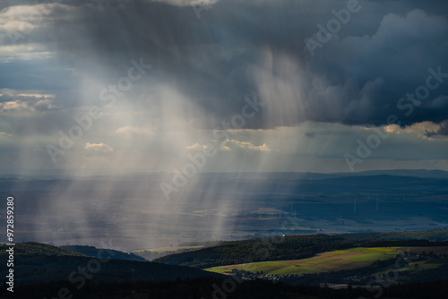 Obraz na płótnie Regenschauer ziehen über das Rhein-Main-Gebiet. Aufnahme Großen Feldberg, Sep. 2024 w salonie
