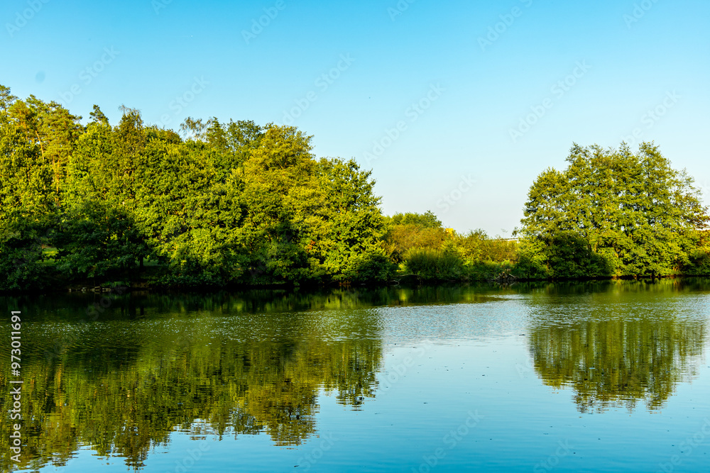 Kurzer Zwischenstop am wunderschönen Fischbacher Teich bei Neustadt bei Coburg in Oberfranken - Bayern - Deutschland Kurzer Zwischenstop am wunderschönen Fischbacher Teich bei Neustadt bei Coburg in Oberfranken - Bayern - Deutschland