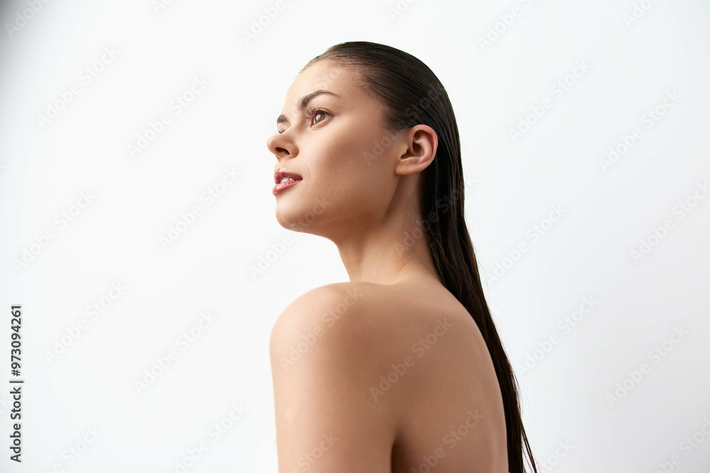 Φωτογραφία Portrait of a young woman with wet hair, side profile, natural beauty, clean ski
