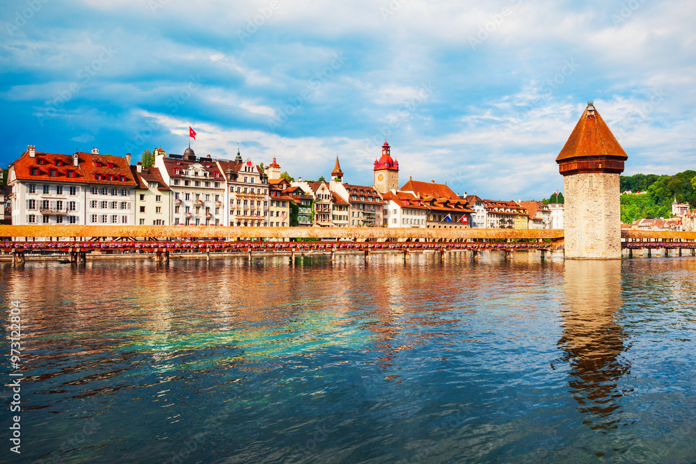Obraz premium Kapellbrucke Bridge, Wasserturm Tower, Lucerne