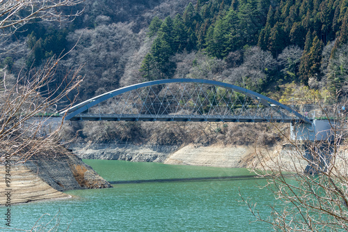 奥多摩湖のアーチ橋、三頭橋 photo