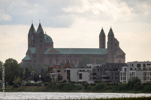 Kaiserdom Speyer im Hintergrund moderner Wohngebaeude photo