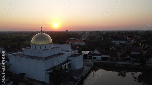 Panoramic aerial video of the mosque view in the morning.