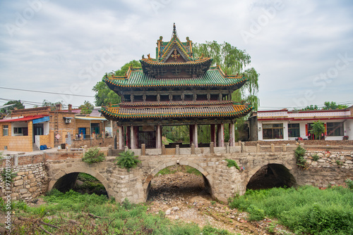 China Shanxi Jiexiu Huancui Bridge Glazed Corridor Bridge photo