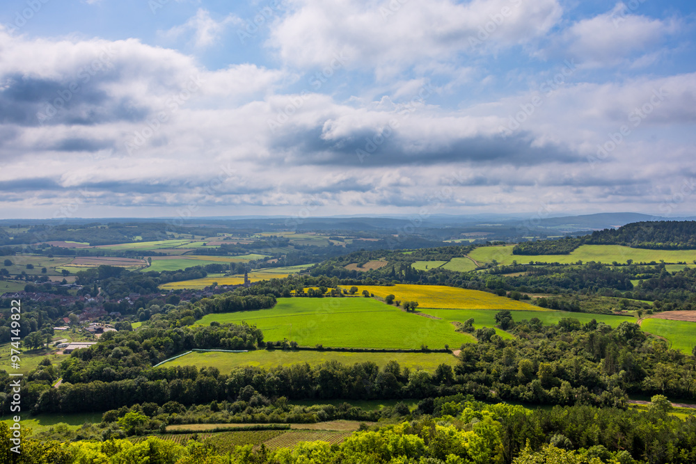 Fototapeta premium Vue depuis le parc de l'ancien Château Abbatial de Vézelay