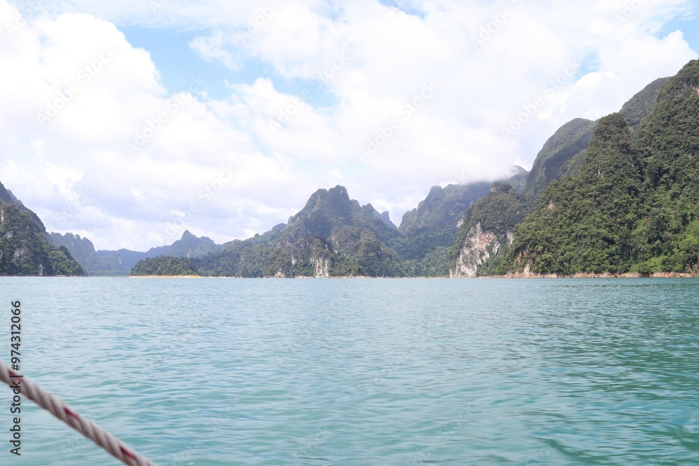 Obraz premium lake and mountains