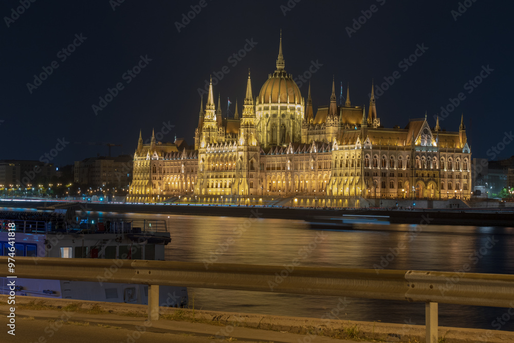 Fototapeta premium Hungarian Parliament Building at Night