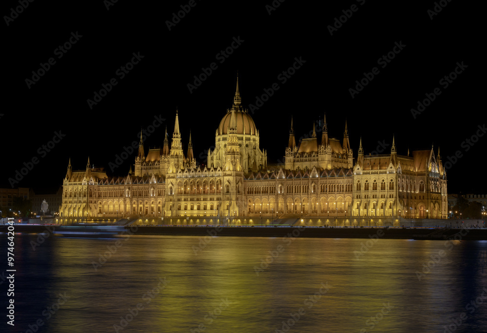 Fototapeta premium Hungarian Parliament Building at Night