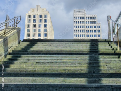 Obraz na płótnie berlin, deutschland - treppe von der u-bahn zum potsdamer platz w salonie