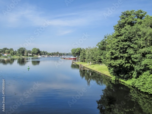 Obraz na płótnie erkner, deutschland - grünes ufer am dämeritzsee w salonie
