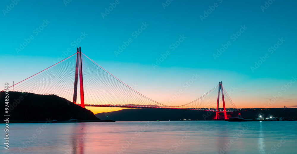 Fototapeta premium Yavuz Sultan Selim Bridge night exposure, İstanbul, Turkey