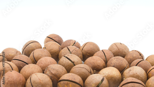 Obraz na płótnie Macadamia nuts on a white background w salonie