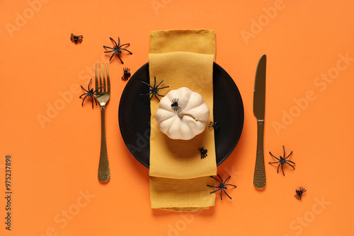 Halloween dinner table sett...