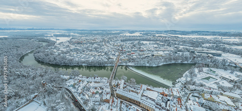 Panoramablick über die bayerische Stadt Landsberg am Lech an einem kalten Winternachmittag im Dezember photo