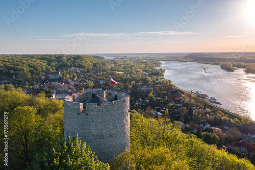 Obraz na płótnie Summer skyline cityscape of Kazimierz Dolny, Lesser Poland (Małopolska). Wide panoramic view from Castle Tower (Baszta zamkowa). w salonie