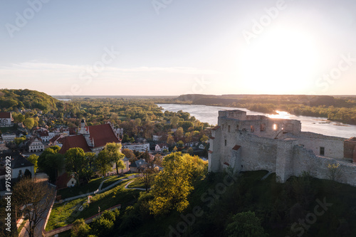 Obraz na płótnie Summer aerial skyline cityscape of Kazimierz Dolny, Lesser Poland (Małopolska). Wide panoramic view from the castle w salonie