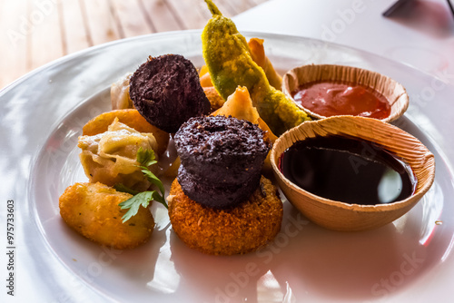 Assiette apéritive créole, île de la Réunion  photo