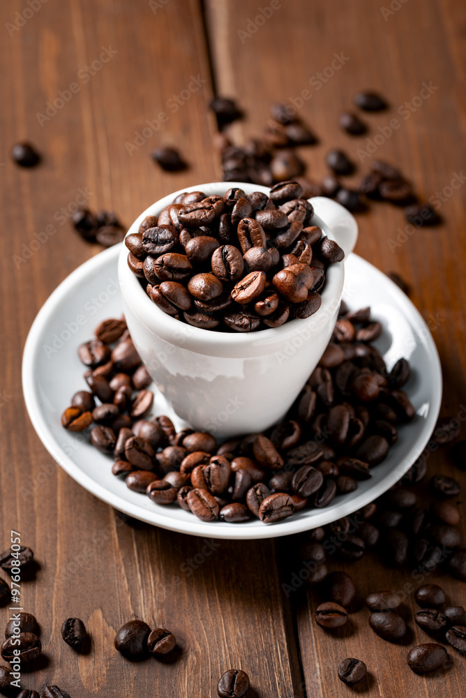 Fototapeta premium Chicchi di caffè tostati, espresso italiano 