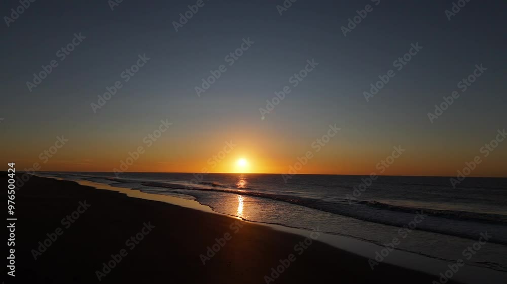 AMANECER EN EL MAR AMANECER EN EL MAR