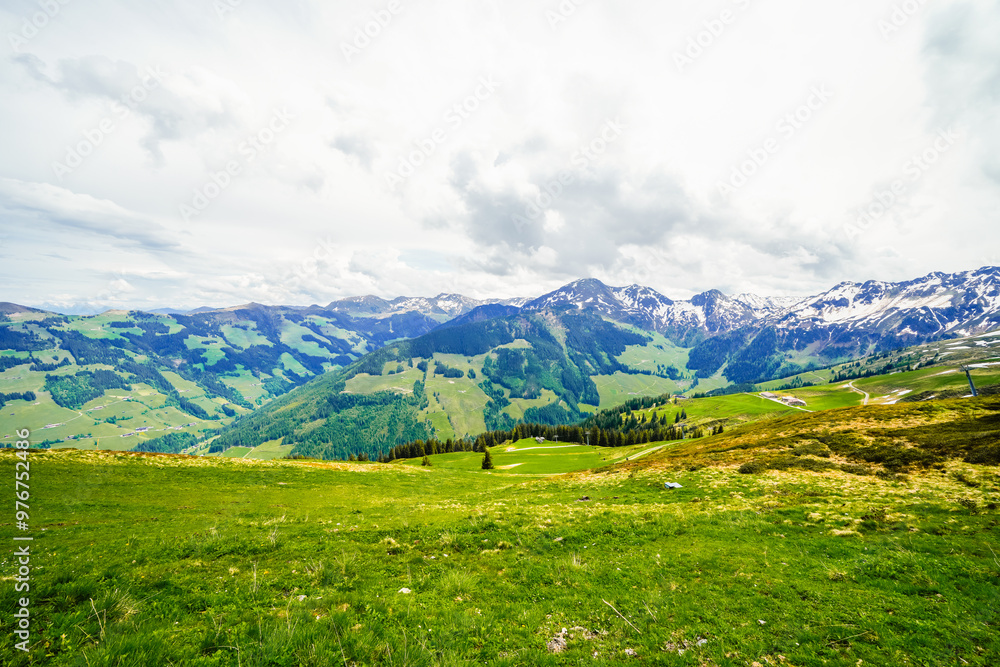 Fototapeta premium Landscape at the Wiedersberger Horn in the Alpbachtal. View of nature and the mountains and the Zillertal Alps near Alpbach in Austria.