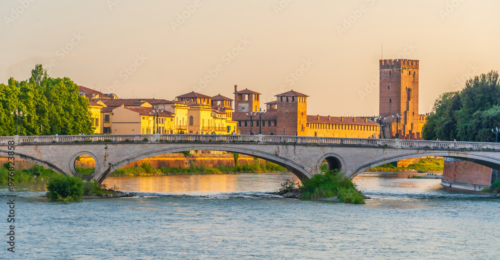 Obraz premium Verona city downtown skyline, cityscape of Italy in Europe