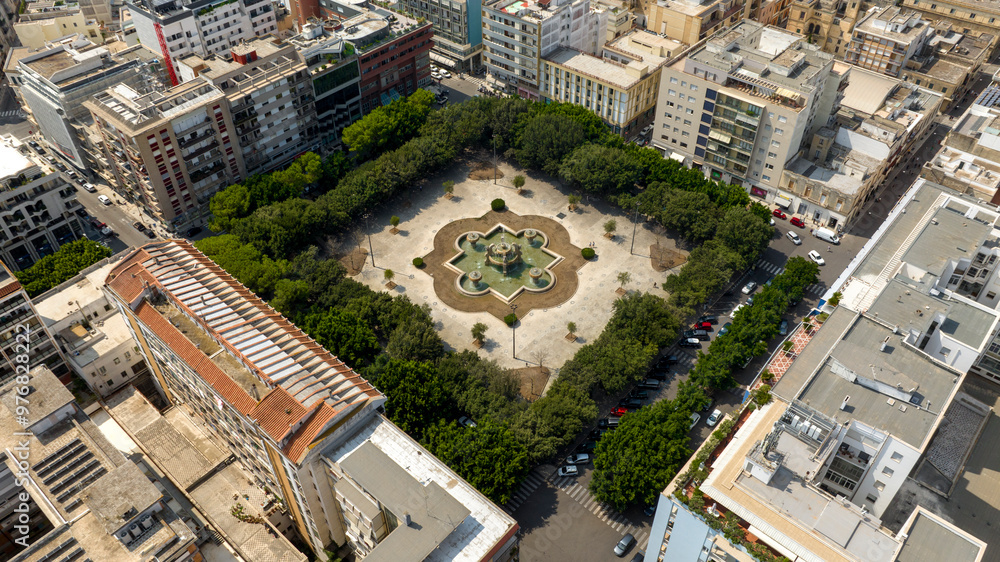 Φωτογραφία Aerial view of the gardens of Mazzini Square in Lecce, Puglia, Italy