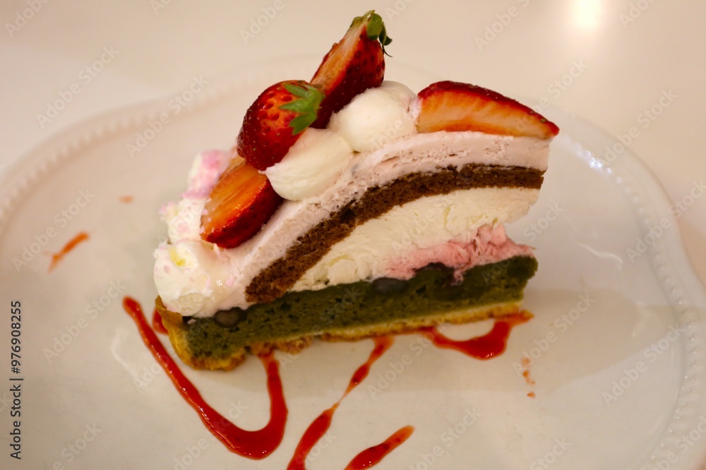 イチゴの乗ったケーキ イチゴの乗ったケーキ