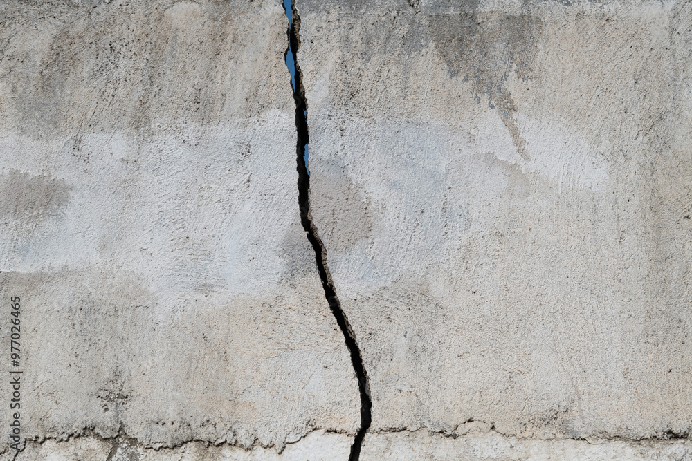 Fototapeta premium Background of cracked concrete wall