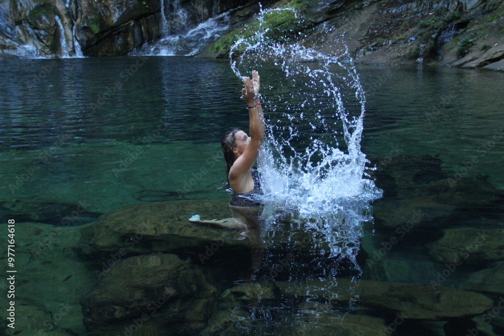mulher no Poço Azul na Chapada das Mesas, maranhão mulher no Poço Azul na Chapada das Mesas, maranhão