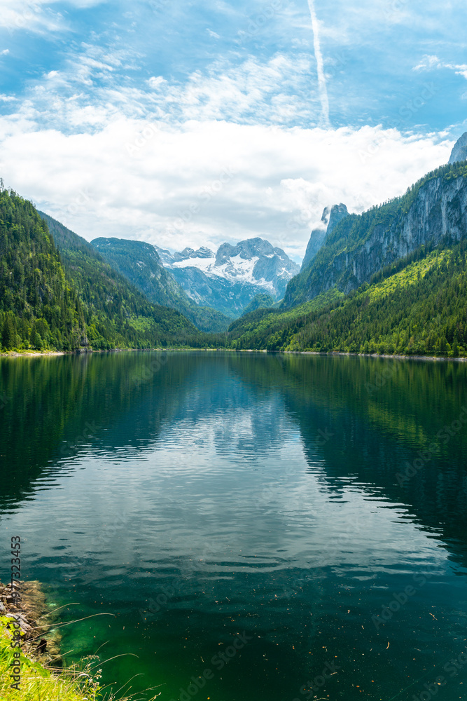 Gosausee bei Hallstatt am Dachstein – Atemberaubende Alpenlandschaft in Österreich Gosausee bei Hallstatt am Dachstein – Atemberaubende Alpenlandschaft in Österreich