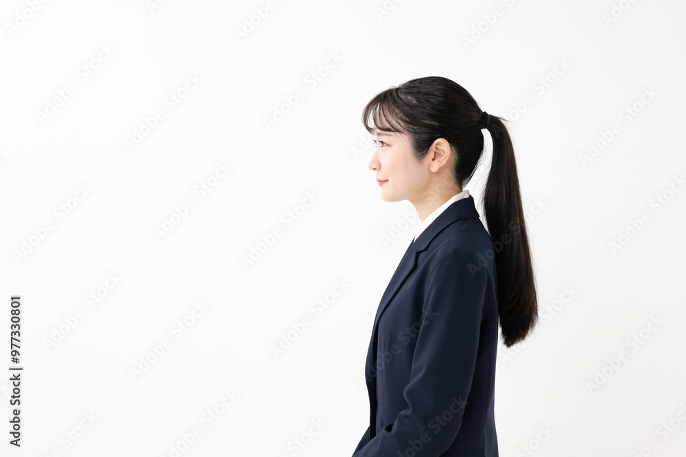 スーツを着た女性 スーツを着た女性