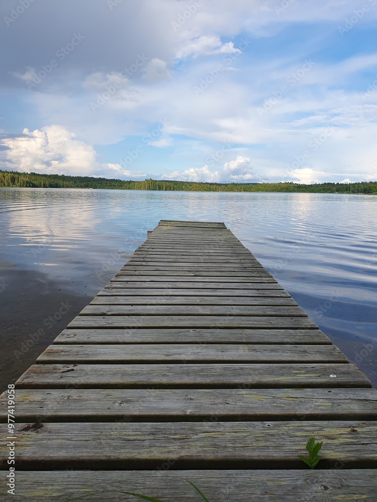 Obraz premium wooden pier on the lake