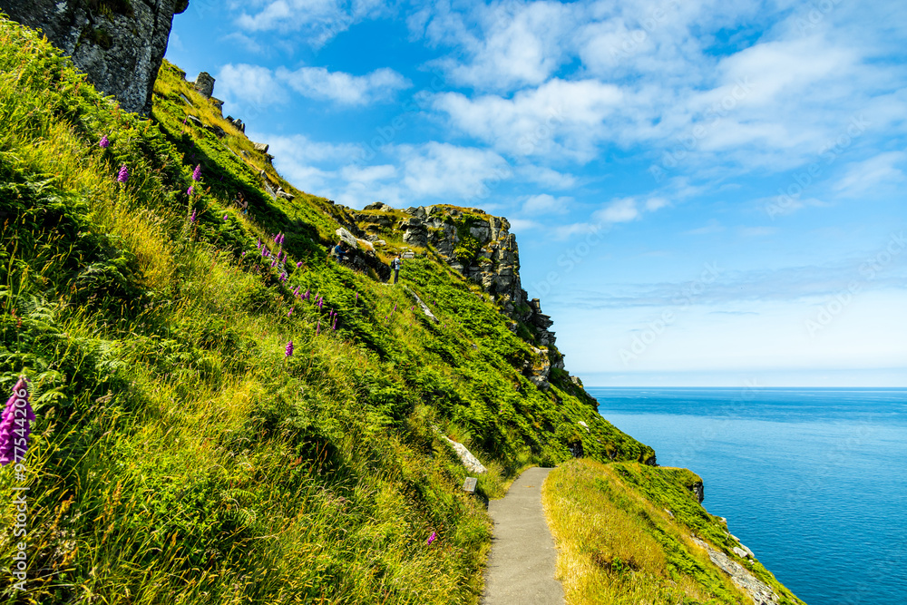 Eine fantastische Wanderung bei den Valley of Rocks zur kleinen Hafenstadt Lynmouth in der Grafschaft Devon - Vereinigtes Königreich