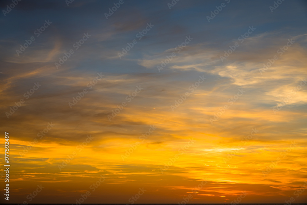 Fototapeta premium Coucher de soleil sur l'océan à Cayeux-sur-Mer