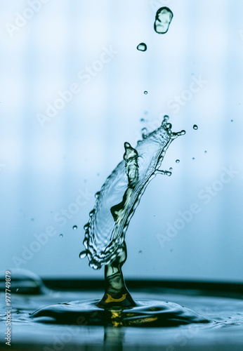 Wassertropfen, Tropfenfotografie, Flüssigkeit, Nahaufnahme, Makrofotografie, Regentropfen, Wasserspritzer, Reflektion, Oberflächenspannung, photo