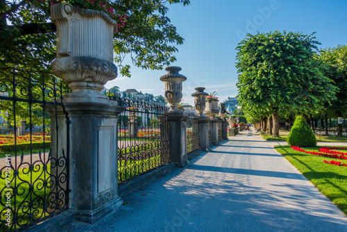 Mirabellgarten im Sommer