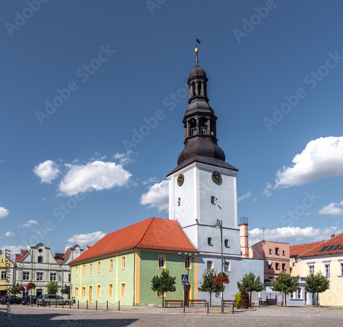 Obraz na płótnie Summer cityscape of Nowe Miasteczko, Nowa Sól County, Lubusz (lubuskie): Market square (Rynek) w salonie